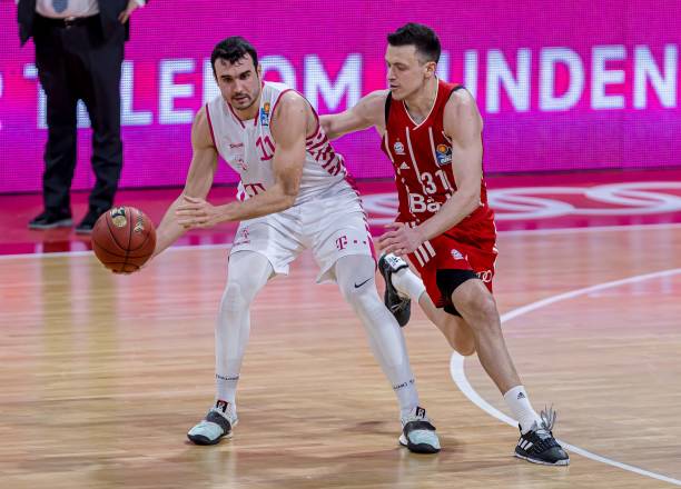 手需要在更 手需要在更