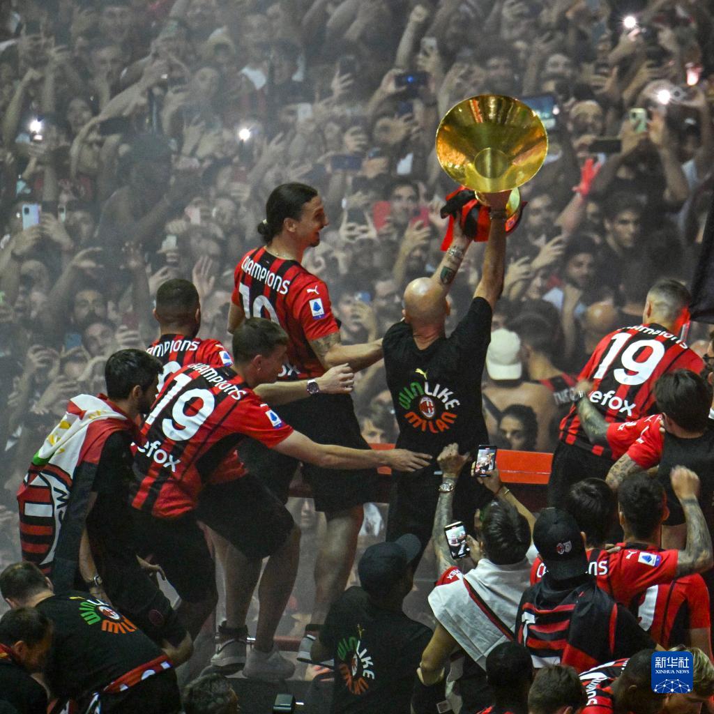 他在场上的 他在场上的