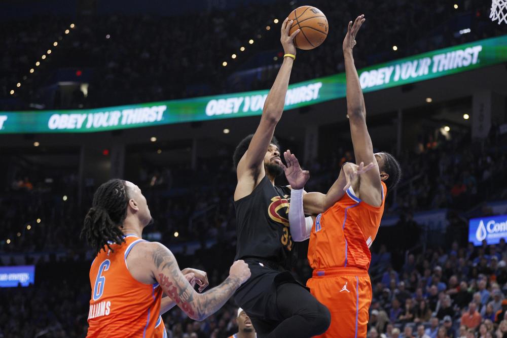 推动各地举 推动各地举